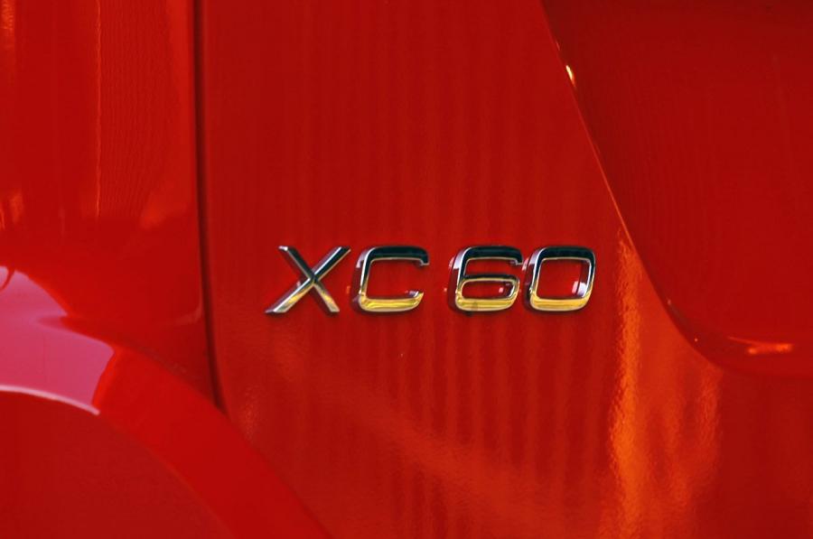  Volvo XC60 R-Design 2011 года  (фото 26 из 32)
